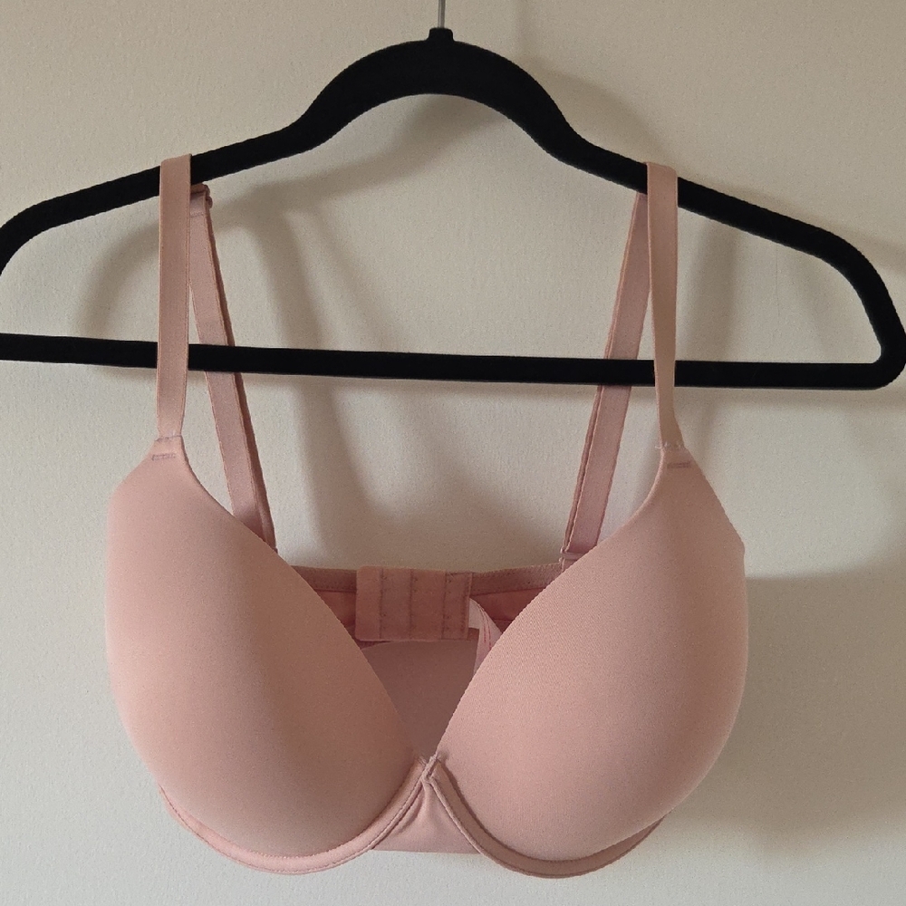 PINK Victoria's Secret Wear Everywear T-shirt Lightly Lined Bra